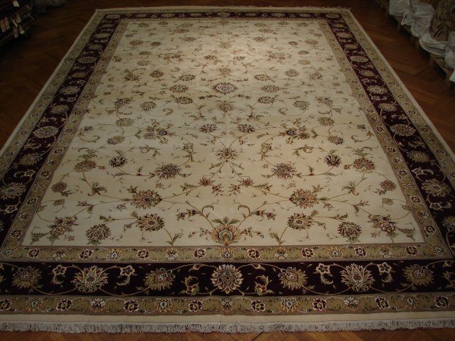 12' 0" x 18' 0"  Traditional rug