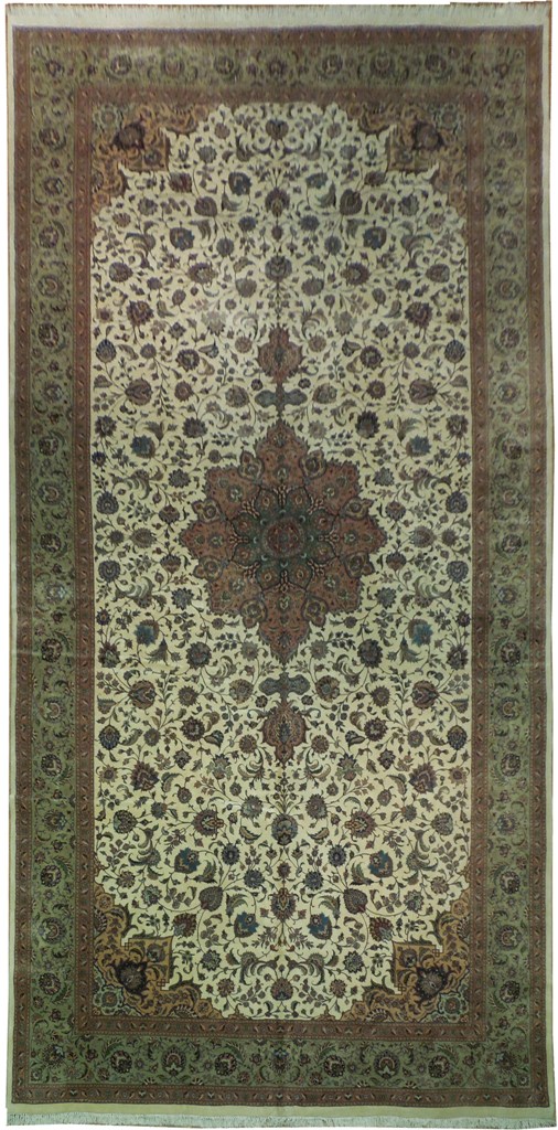 10'9'' x 22'1'' Tabriz rug