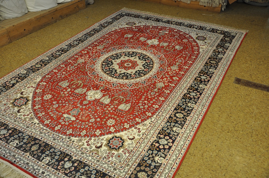  Orignal hand Knotted Area Rug