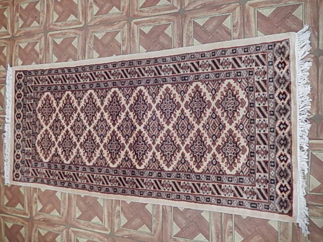  Orignal hand Knotted Area Rug